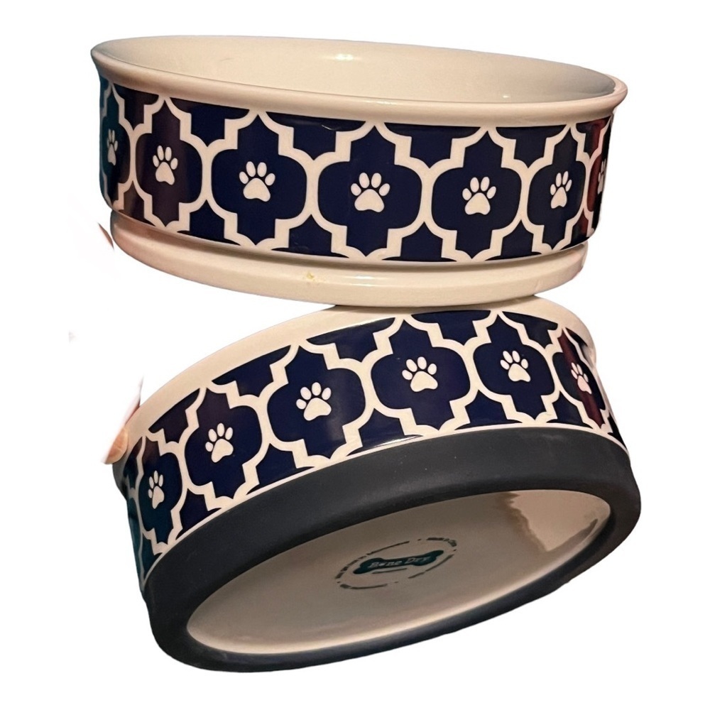 BONE Dry pet food/water bowls navy paw print exterior one gripper 5” dia 1.75”D